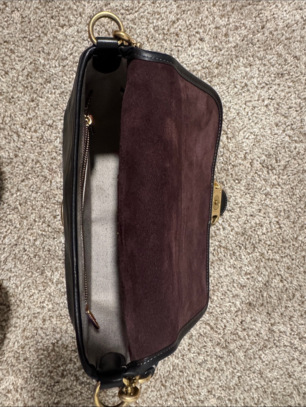 Coach Black Leather Shoulder Bag with Gold 'C' Clasp - Picture 2 of 3
